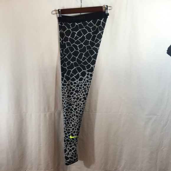 Nike Pro Giraffe Workout Legging Size XS - Picture 2 of 5